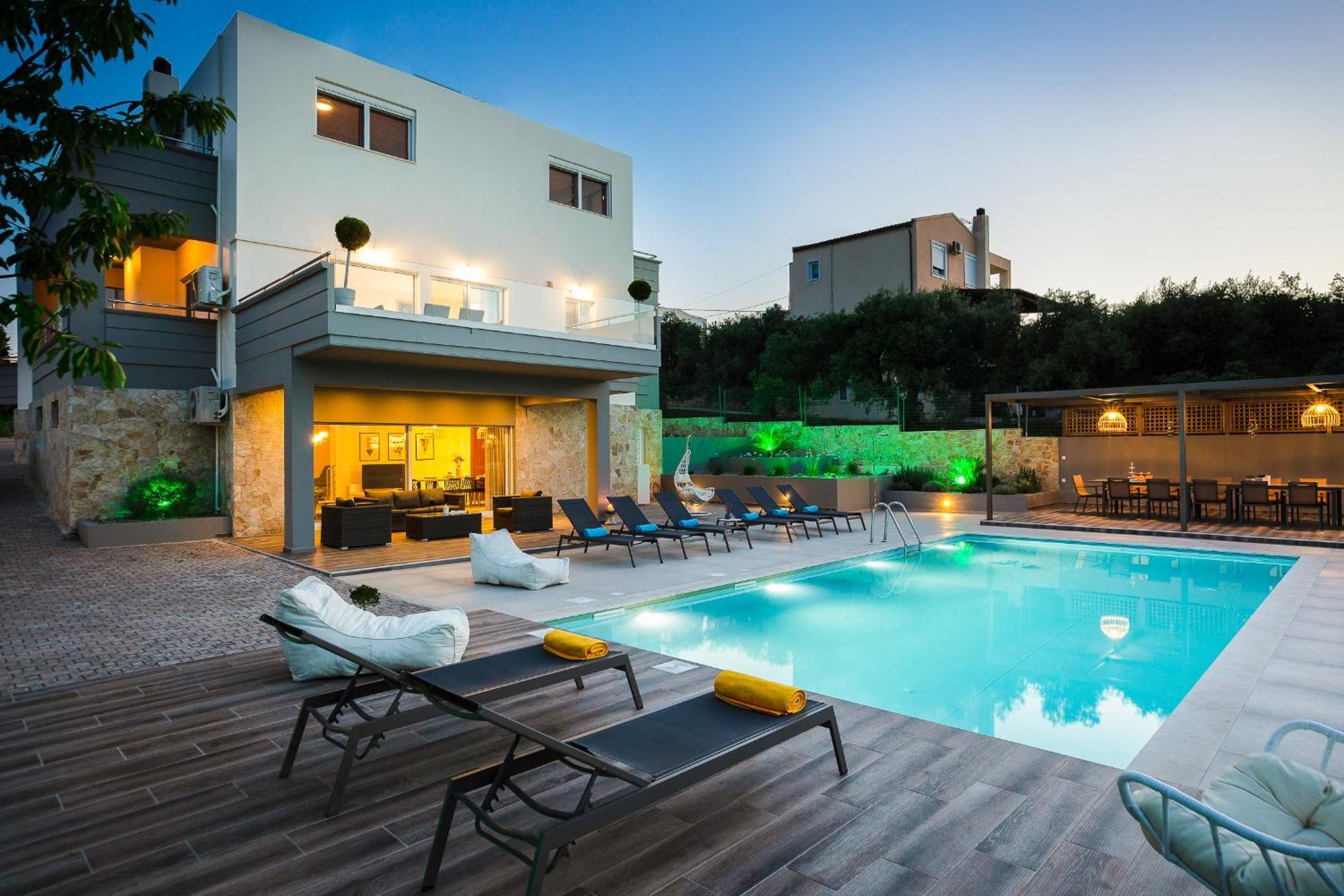Villa Aelia I Modern & Ideal For Large Groups Galatas  Ngoại thất bức ảnh