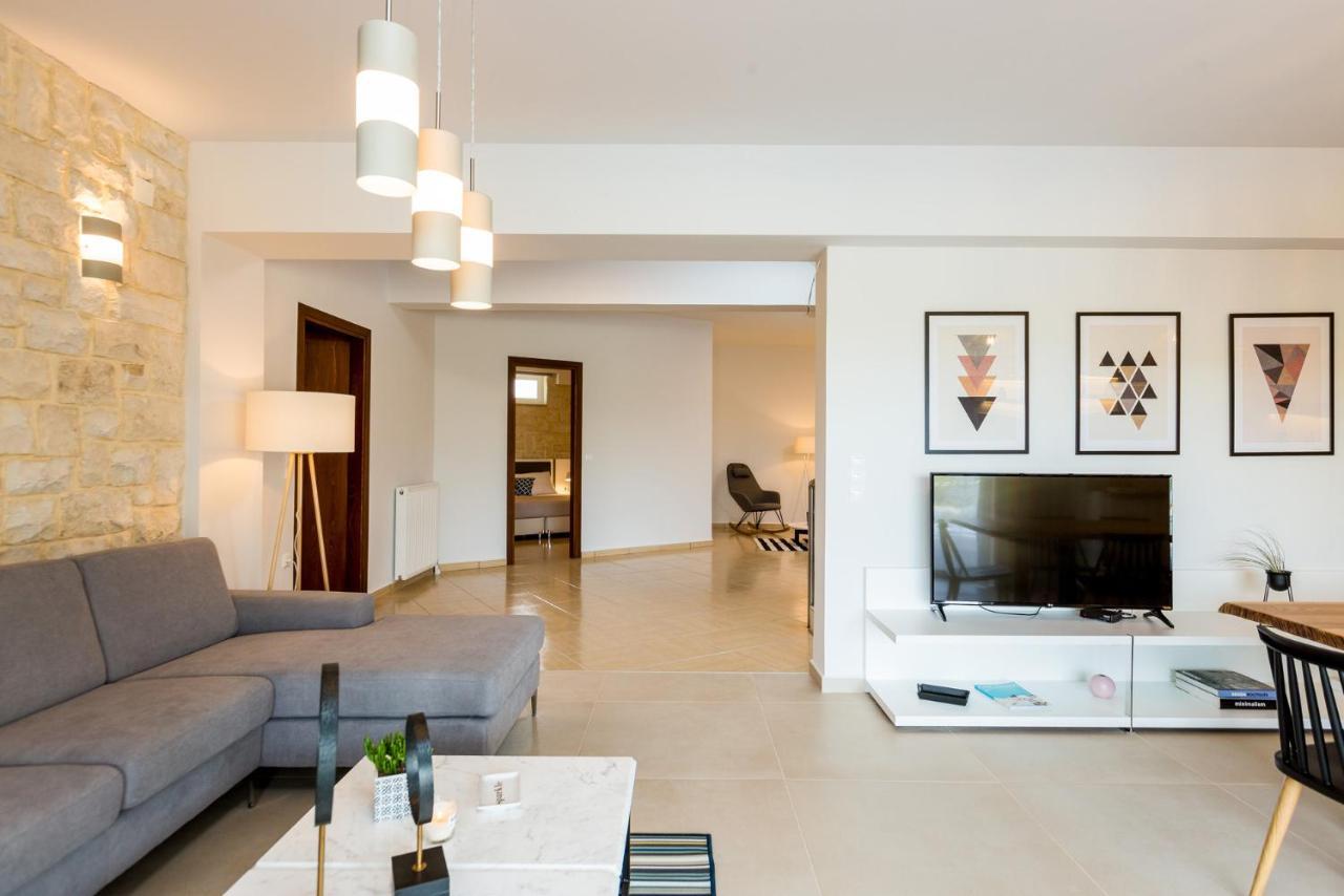 Villa Aelia I Modern & Ideal For Large Groups Galatas  Ngoại thất bức ảnh