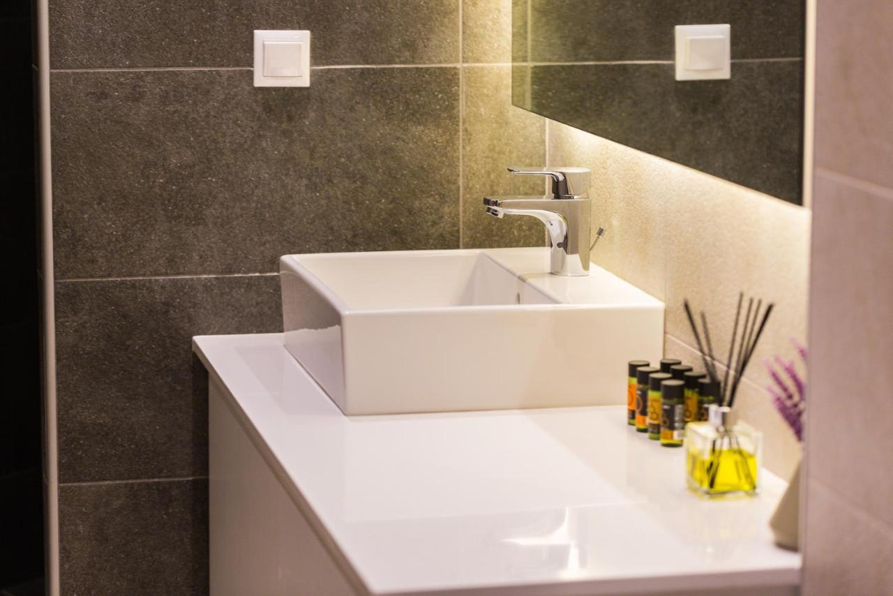 Villa Aelia I Modern & Ideal For Large Groups Galatas  Ngoại thất bức ảnh